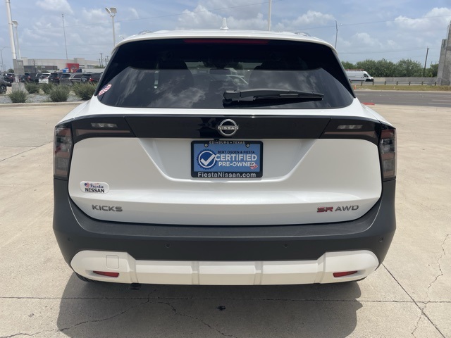 2025 Nissan Kicks SR photo 3