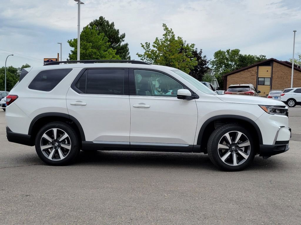 2025 Honda Pilot Elite photo 3