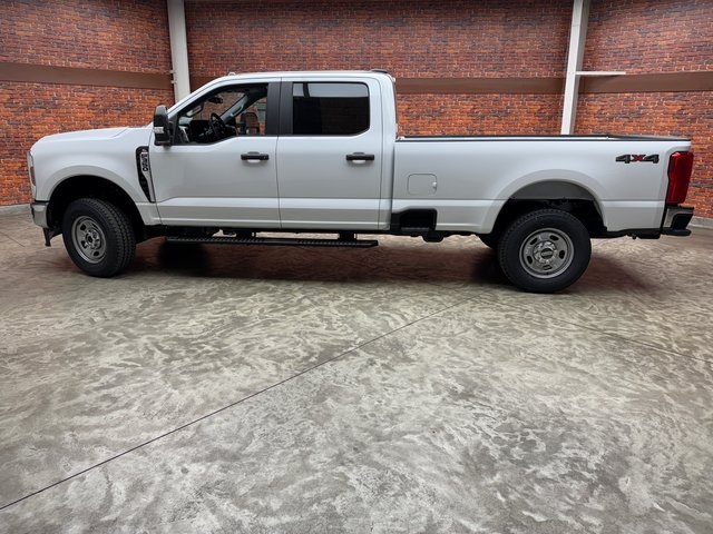 2025 Ford F-350 XL photo 2