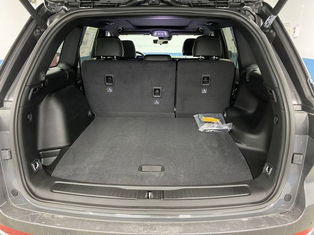 2025 Jeep Grand Cherokee Limited photo 15
