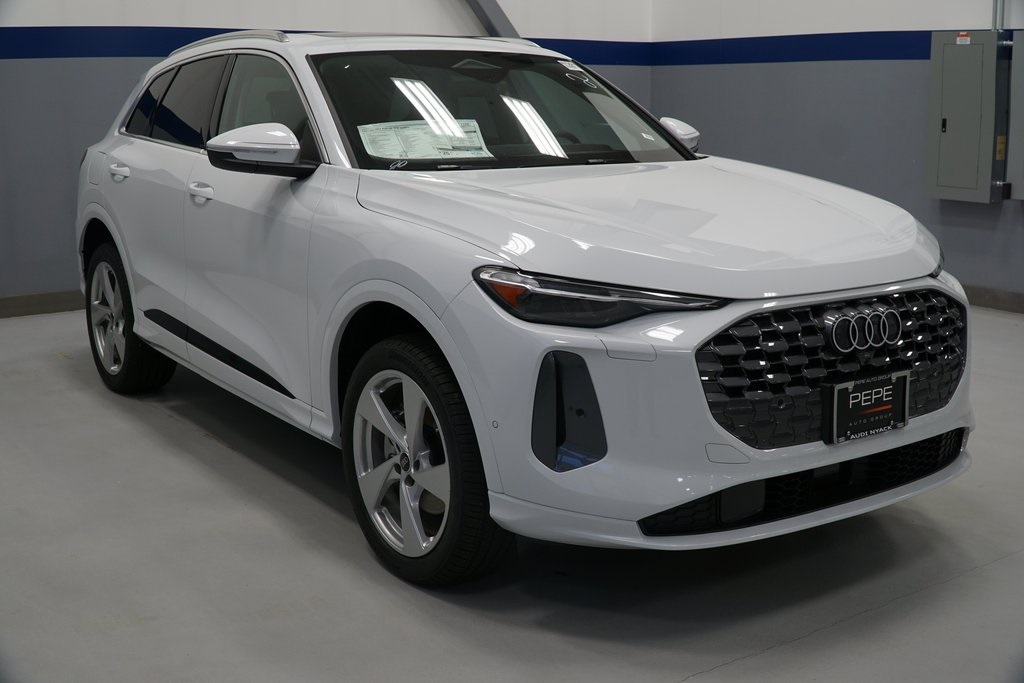 2025 Audi New Q5 Premium Plus's photo