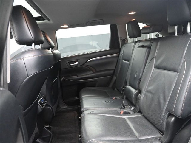 2017 Toyota Highlander Limited photo 11