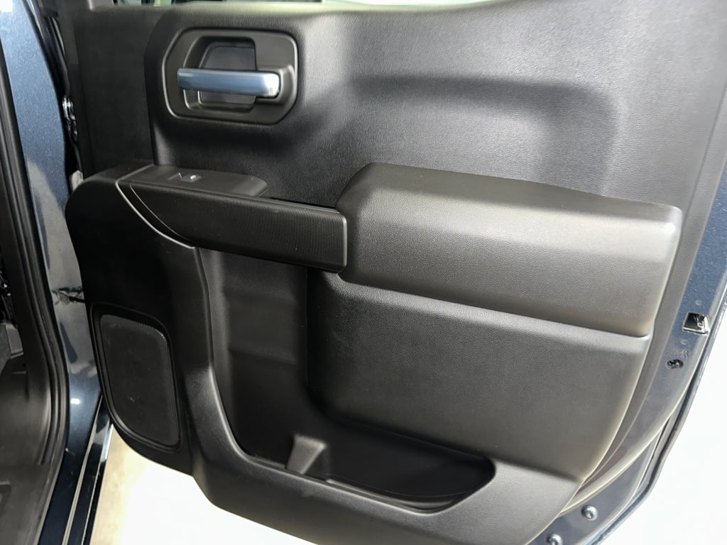 2021 Chevrolet Silverado 1500 Custom photo 14