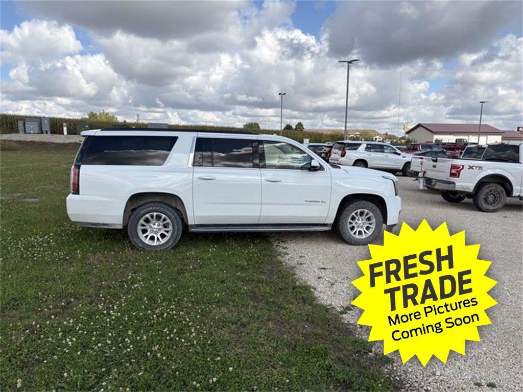 2017 Gmc Yukon XL SLT photo 4