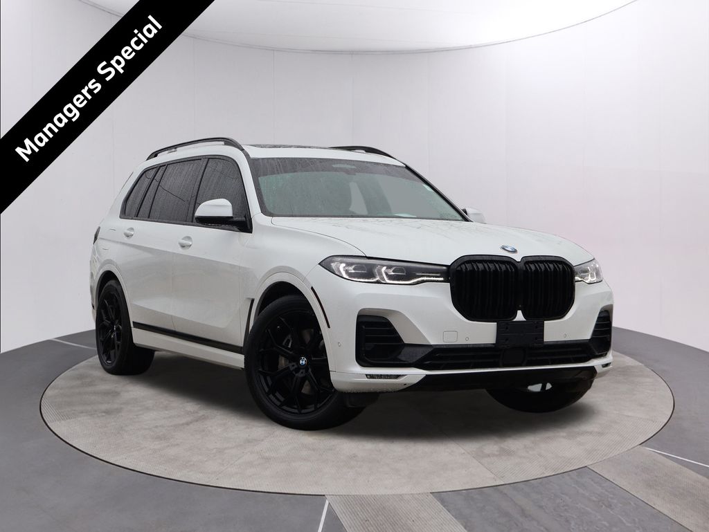 2021 BMW X7 40i's photo