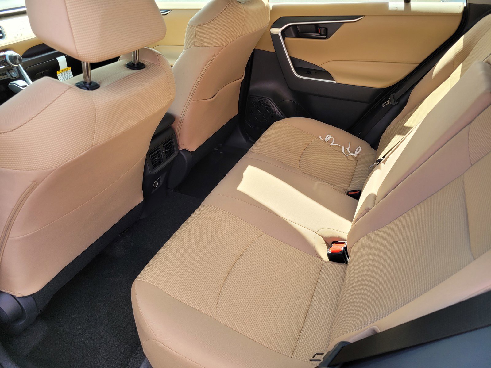 2025 Toyota RAV4 LE photo 3