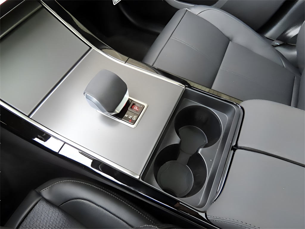 2025 Land Rover Range Rover Velar SE photo 31