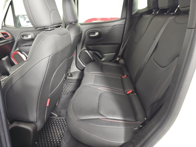 2023 Jeep Renegade Trailhawk photo 23