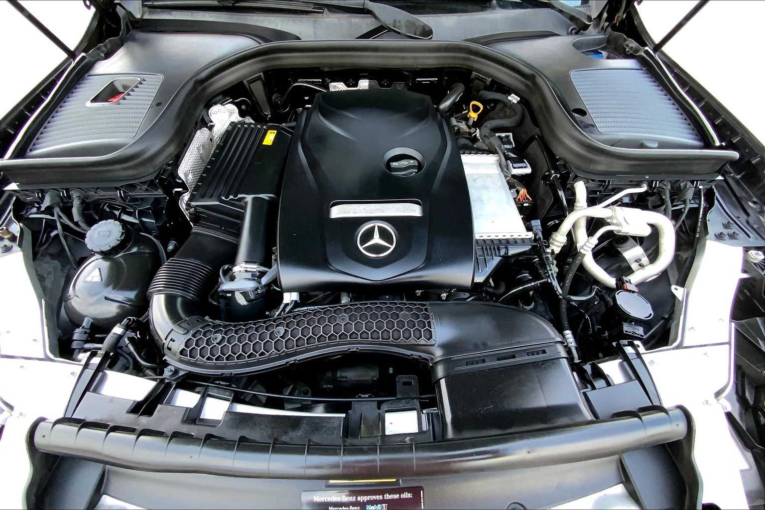 2018 Mercedes Benz GLC 300 photo 25