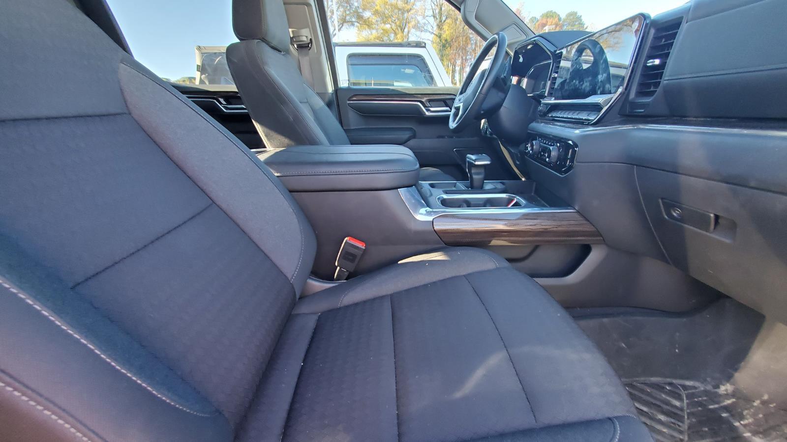 2023 Chevrolet Silverado 1500 LT Trail Boss photo 3