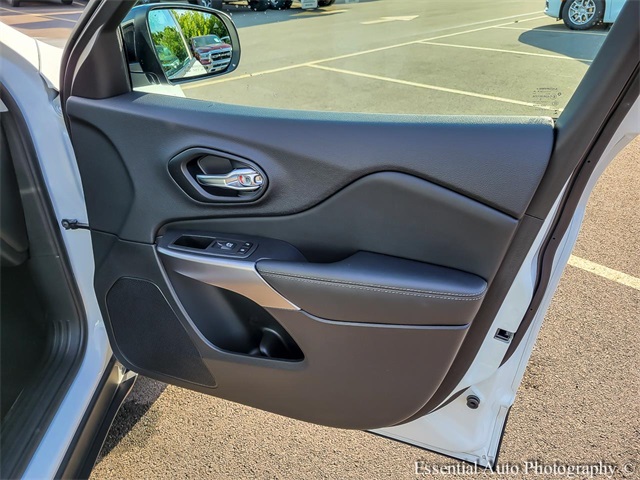 2022 JEEP CHEROKEE - Image 32