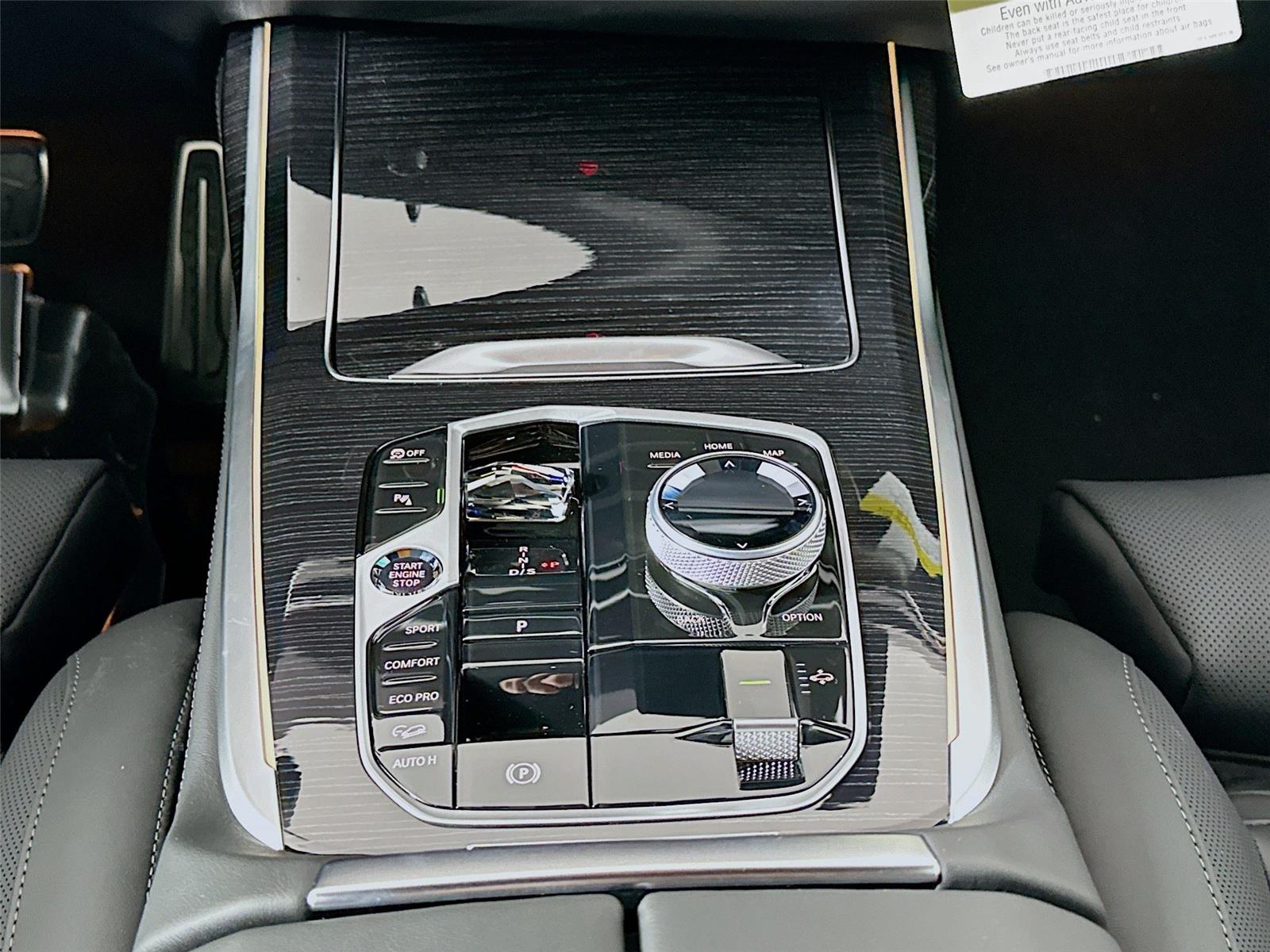 2026 Bmw X7 M60i photo 16