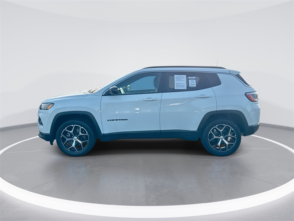 2024 Jeep Compass Latitude photo 4