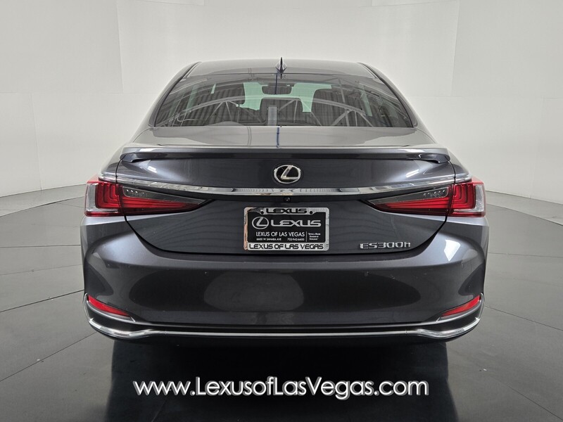 2025 Lexus ES 300h photo 4