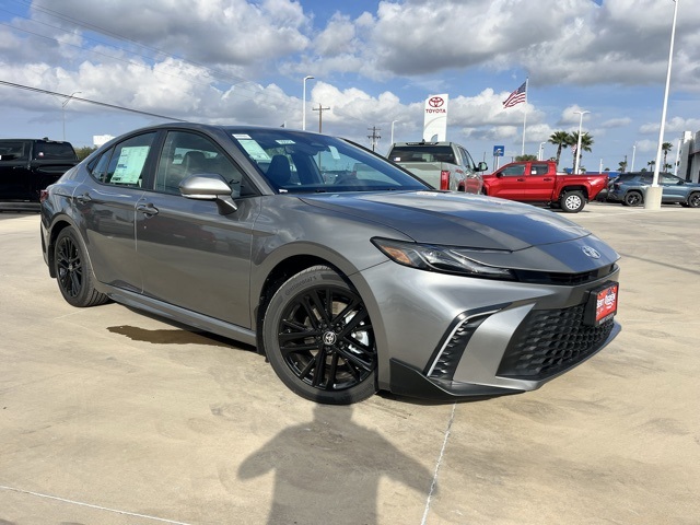 2026 Toyota Camry SE's photo