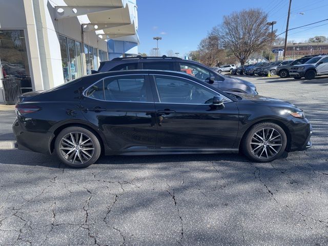 2021 Toyota Camry SE photo 2