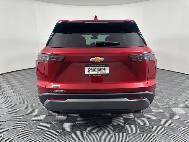 2026 Chevrolet Equinox LT photo 2