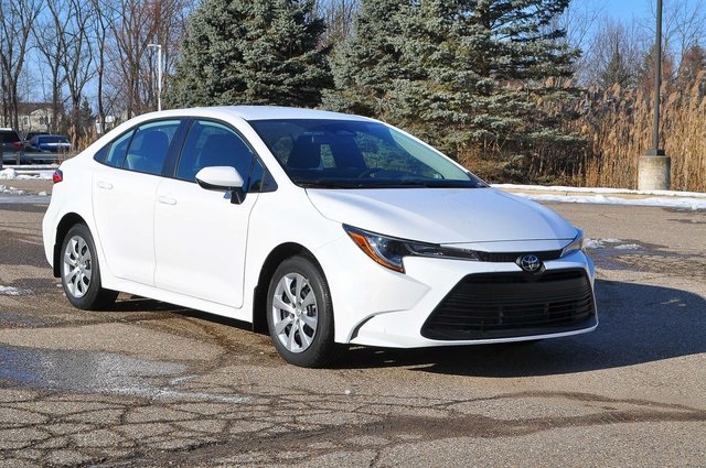 2026 Toyota Corolla LE's photo