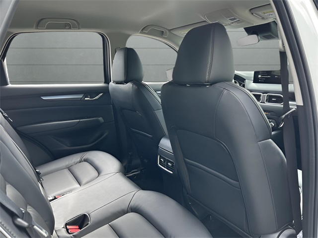 2025 Mazda CX-5 2.5 Select photo 28