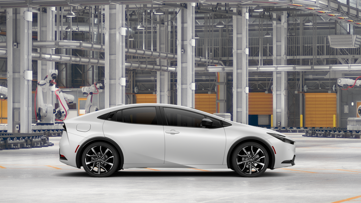 2026 Toyota Prius Plug-in Hybrid XSE photo 12