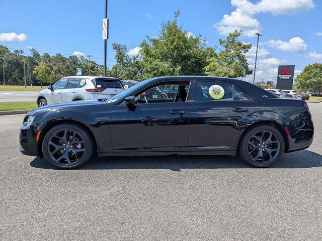 2022 Chrysler 300 Touring photo 15