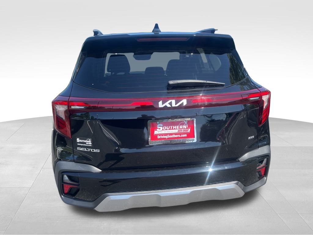 2024 Kia Seltos SX photo 3
