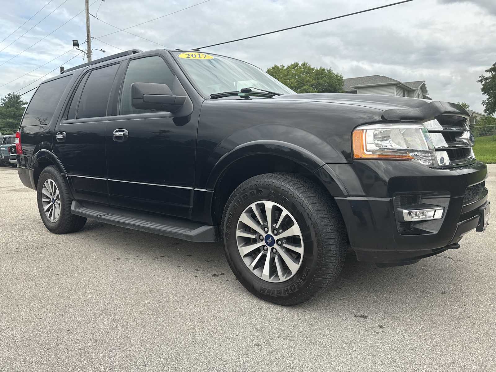 2017 Ford Expedition XLT photo 2