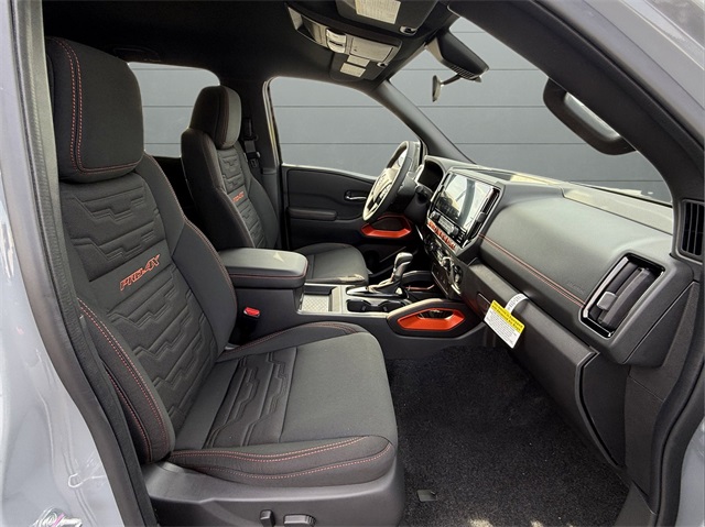 2025 Nissan Frontier PRO-4X photo 11