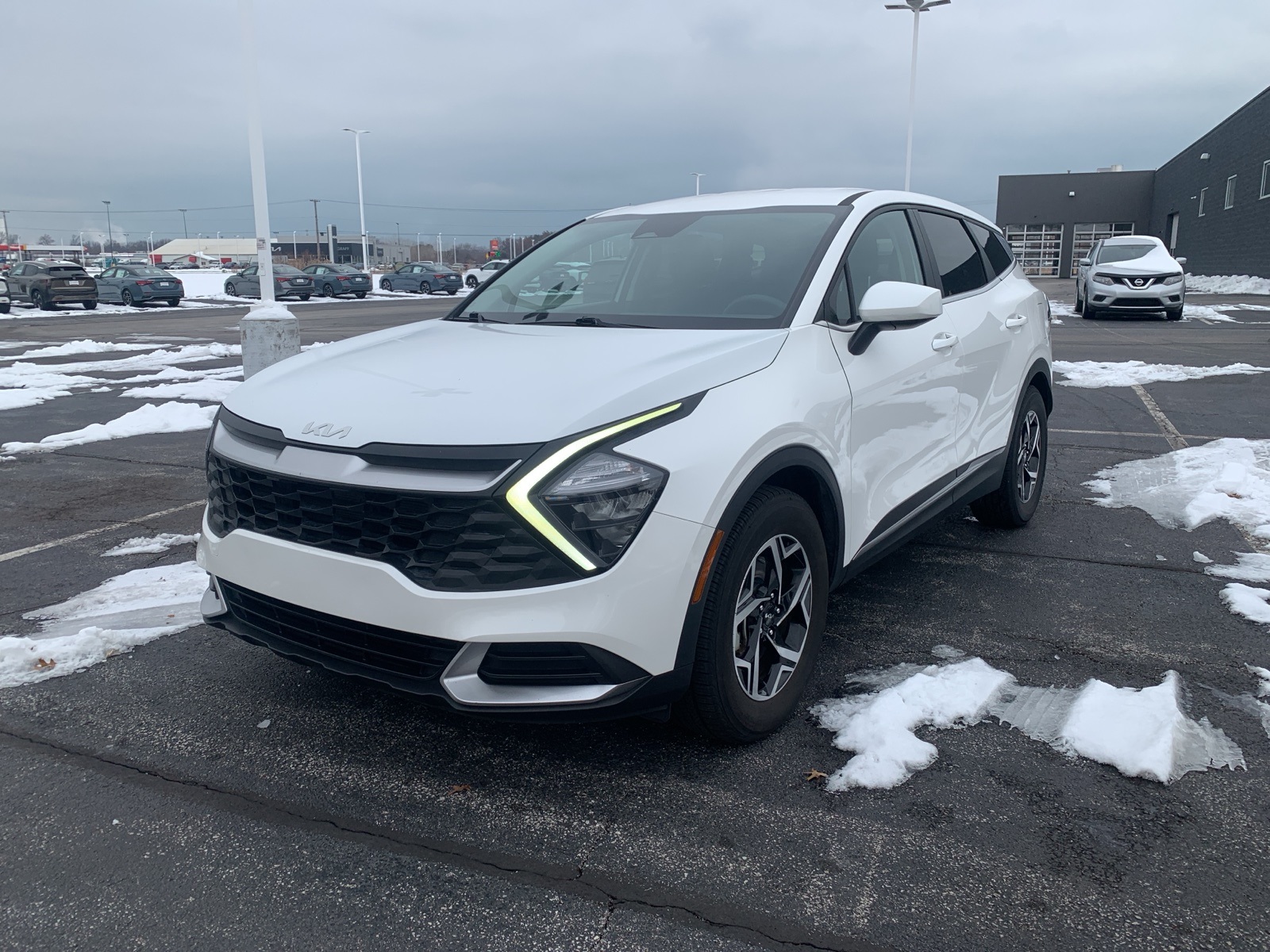 2023 Kia Sportage LX's photo