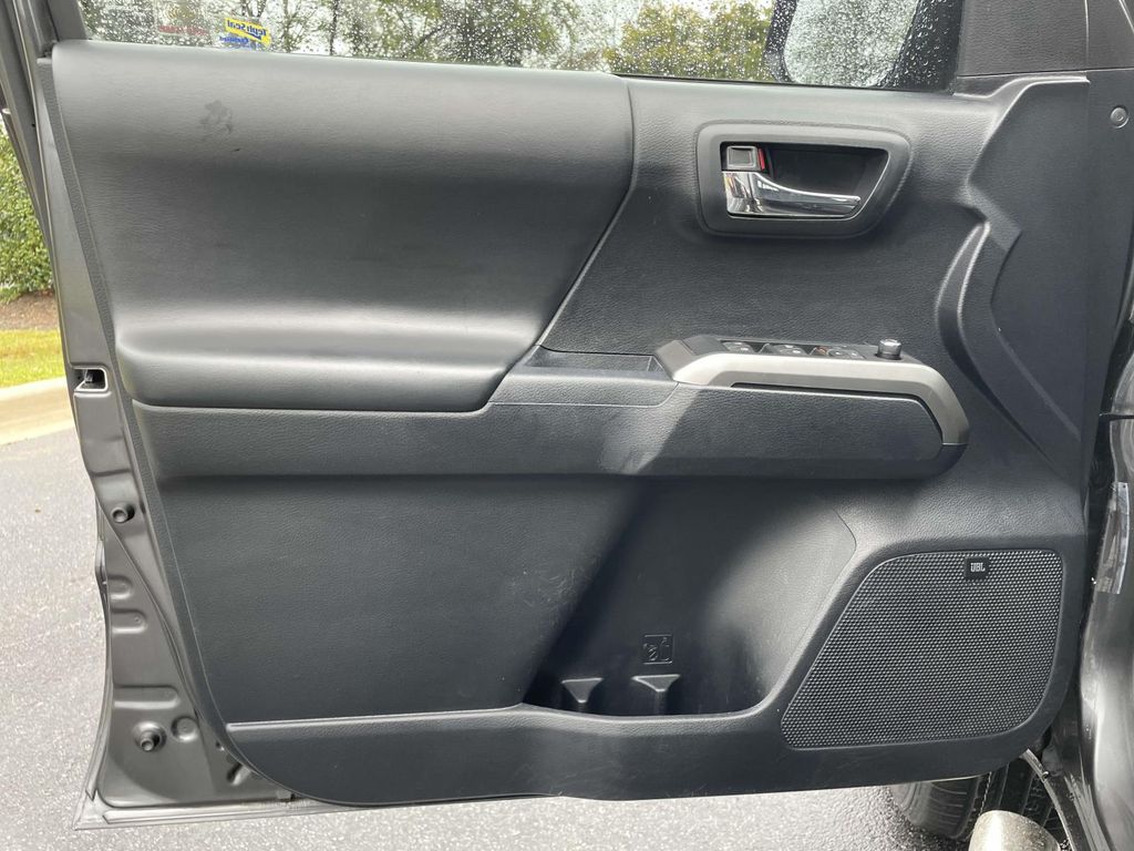 2018 Toyota Tacoma Limited photo 5