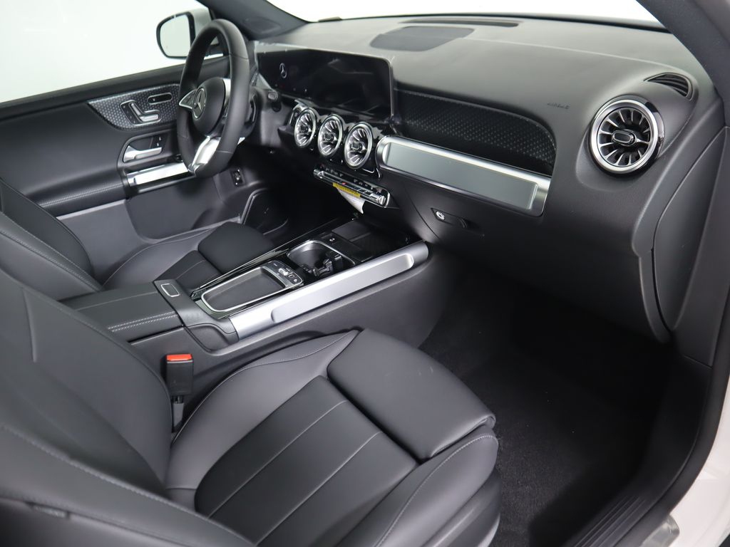 2025 Mercedes Benz EQB 350 4MATIC photo 17