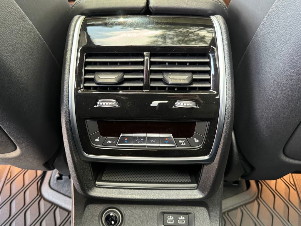 2026 Bmw X7 M60i photo 16