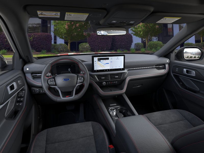 2025 Ford Explorer ST photo 4