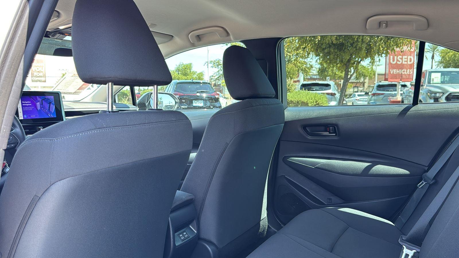 2025 Toyota Corolla LE photo 24
