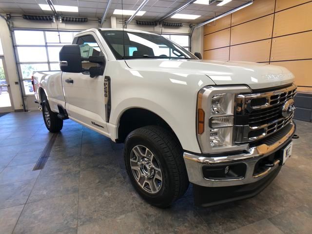 2025 Ford F-250 XLT photo 2