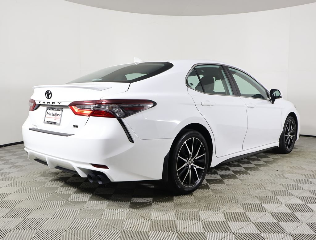 2023 Toyota Camry SE photo 4