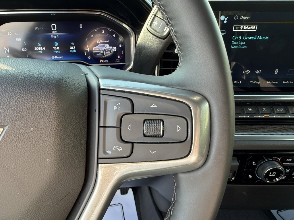 2025 Chevrolet Silverado 1500 LT photo 3