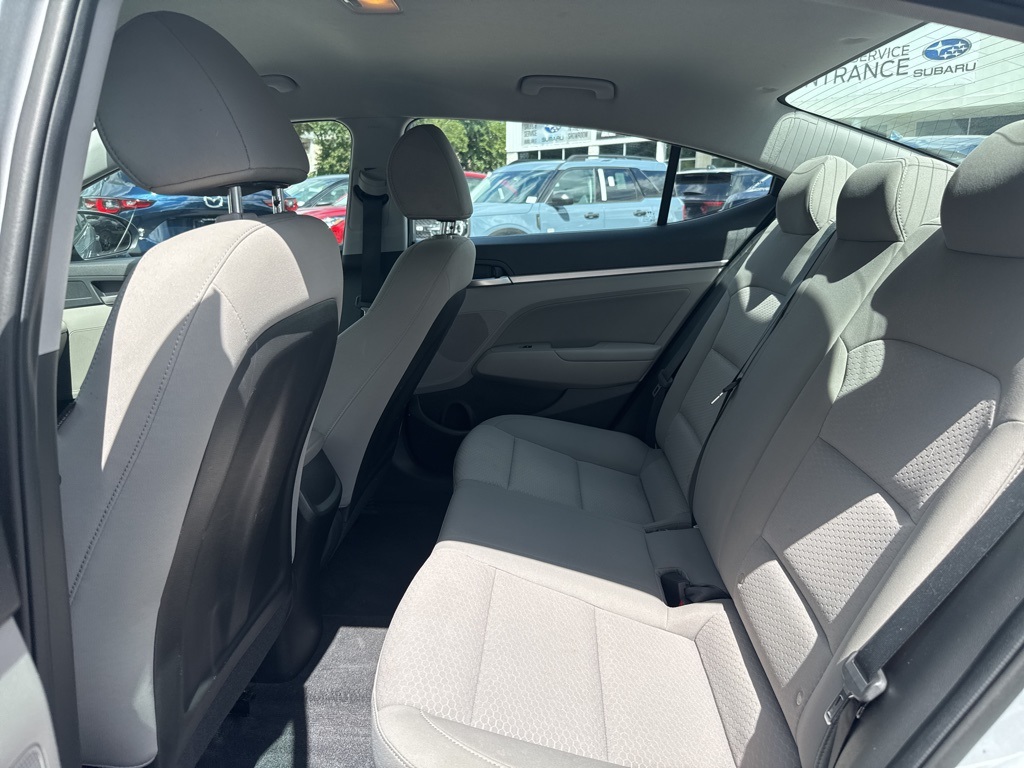 2020 Hyundai Elantra SEL photo 22