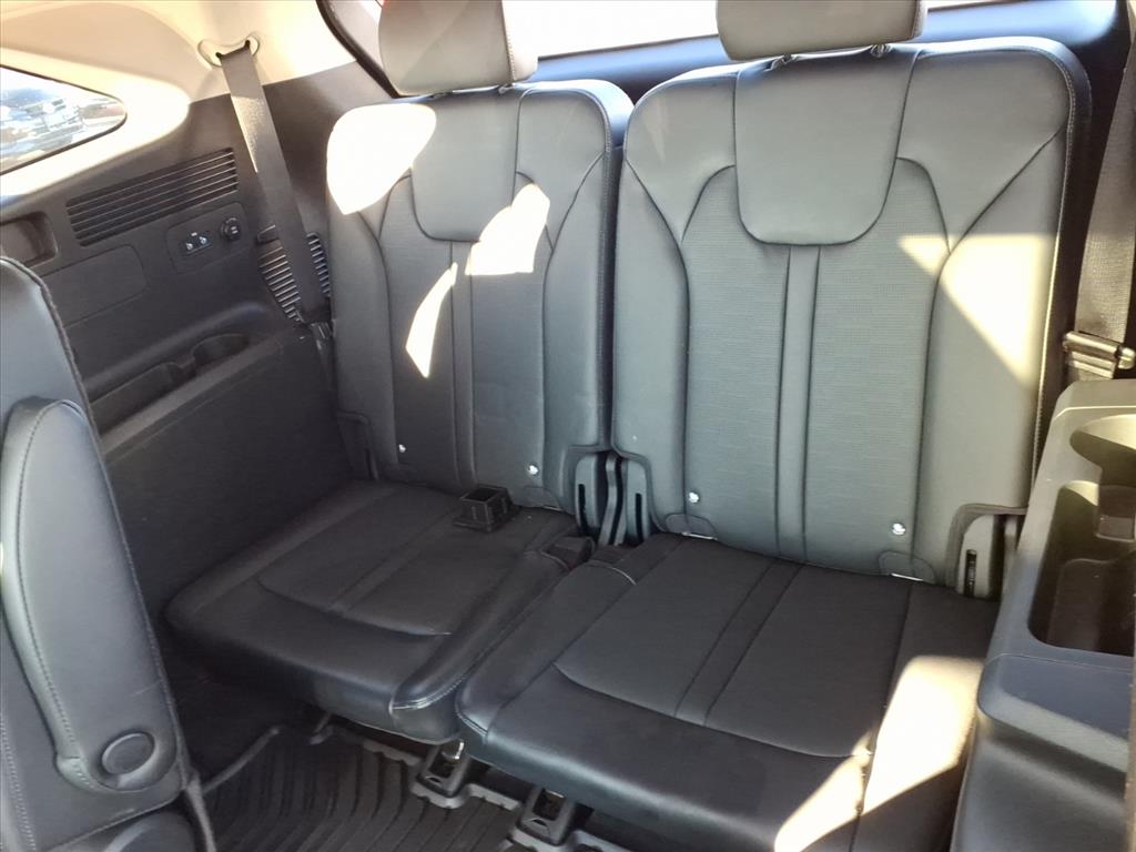 2024 Kia Sorento SX photo 2