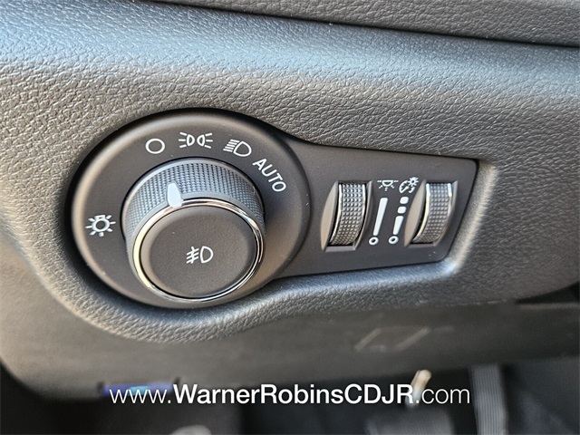 2026 Chrysler Pacifica photo 25