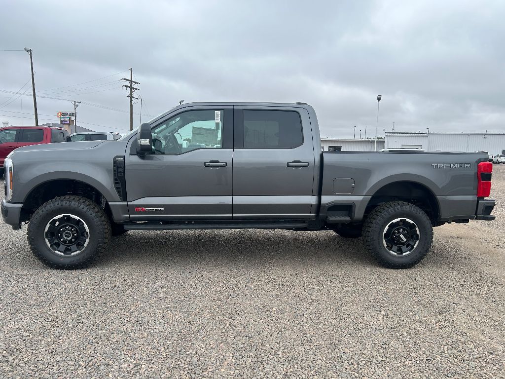 2025 Ford F-350 Lariat photo 3