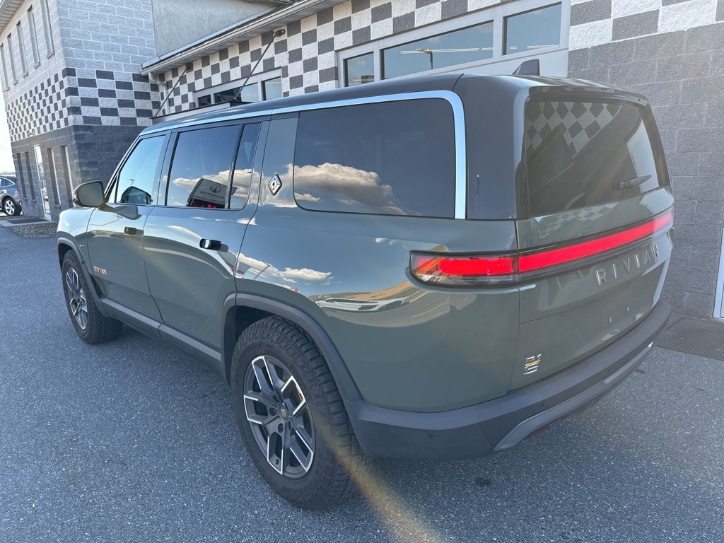 2023 Rivian R1S Launch Edition photo 3