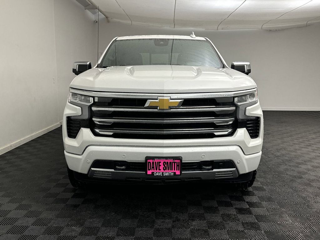 2023 Chevrolet Silverado 1500 High Country photo 2