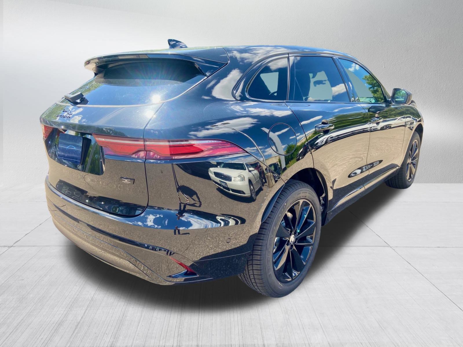 2026 Jaguar F-PACE P250 R-Dynamic S photo 2