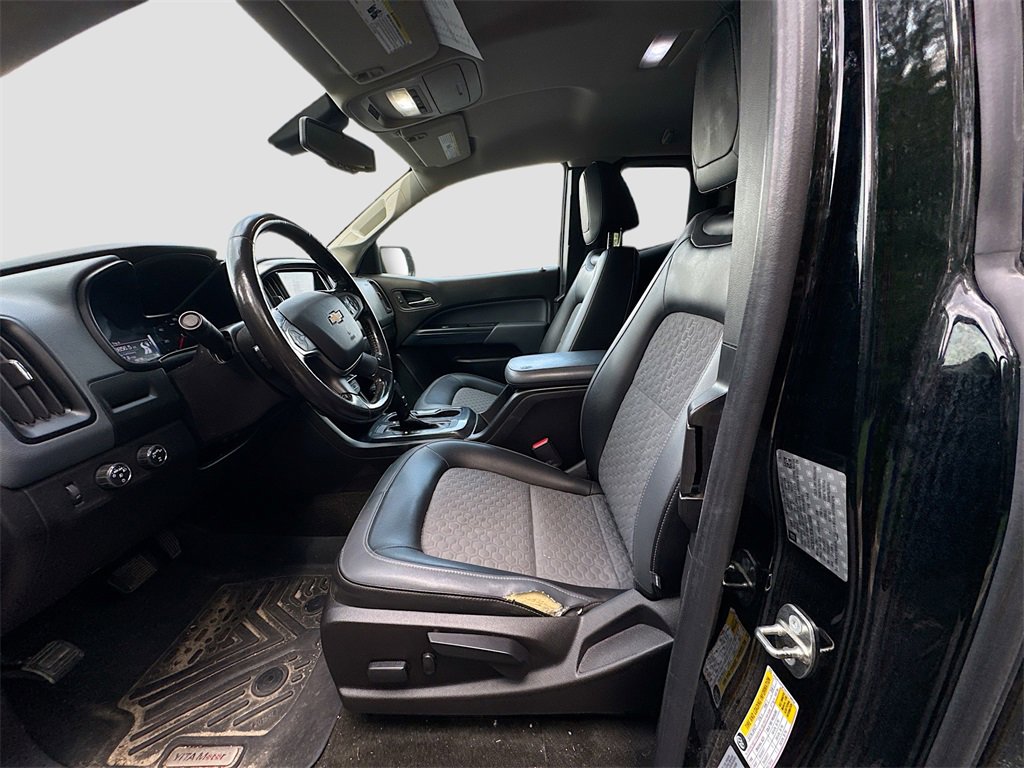 2017 Chevrolet Colorado Z71 photo 23