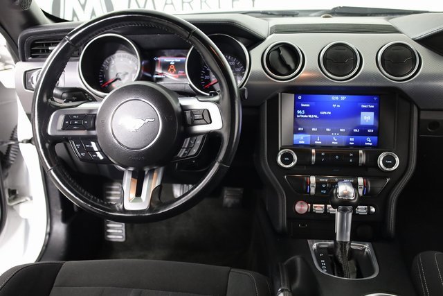 2018 Ford Mustang EcoBoost photo 2