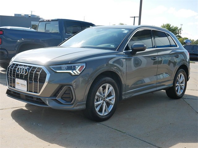 2023 Audi Q3 S line Premium photo 3