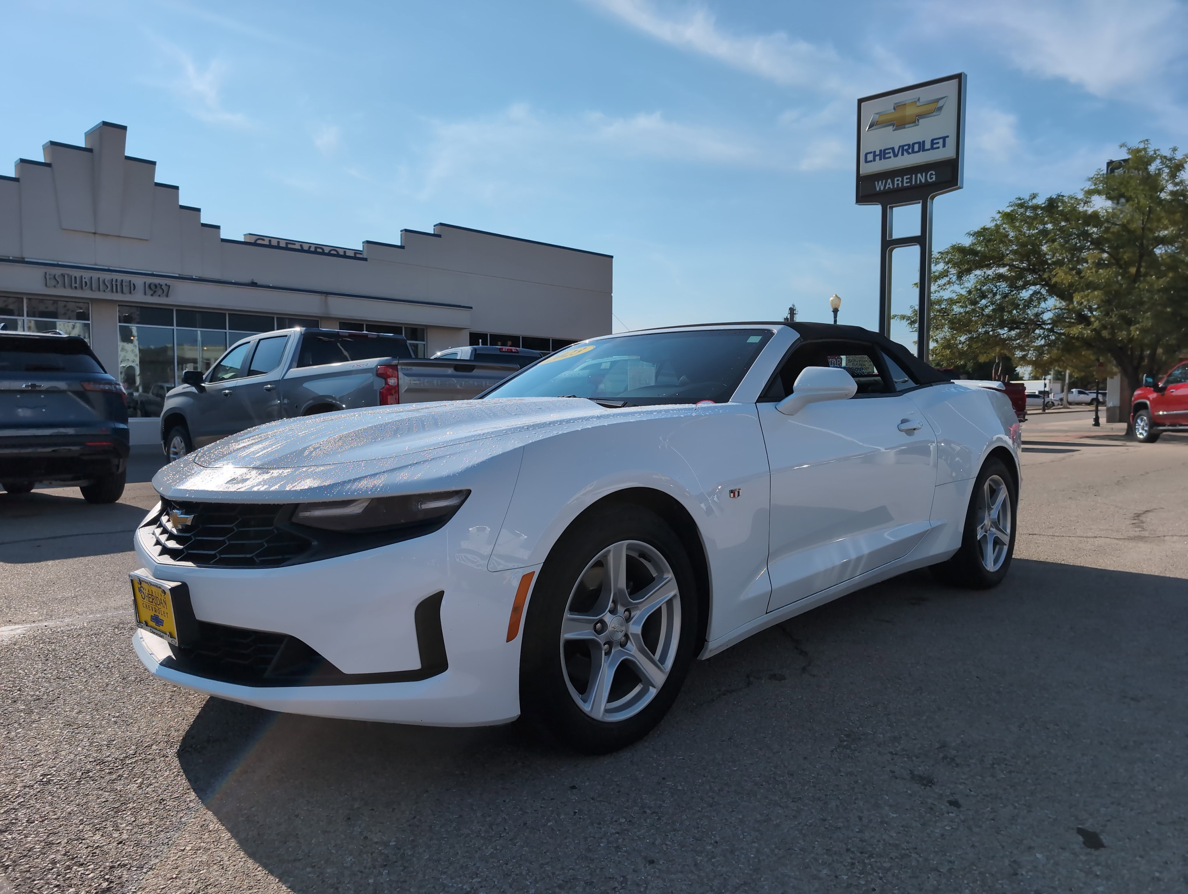 2023 Chevrolet Camaro 1LT photo 3