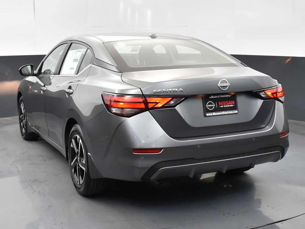 2025 Nissan Sentra SV photo 5
