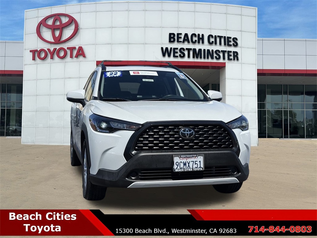 2022 Toyota Corolla Cross LE photo 3